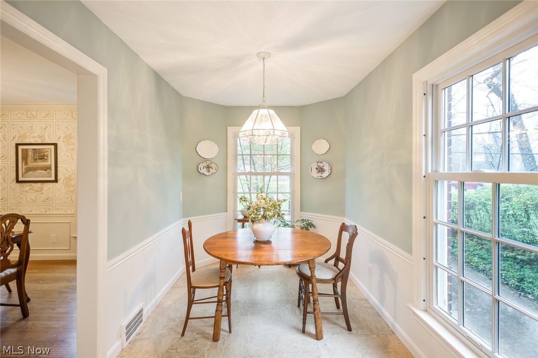 2748 Belvoir Boulevard Shaker Heights OH 44122