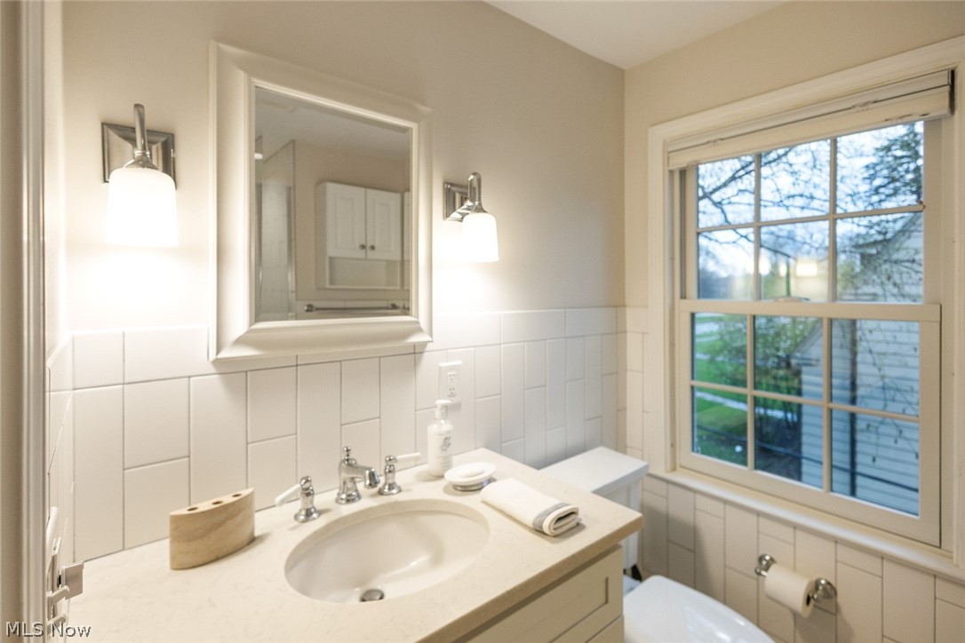 2748 Belvoir Boulevard Shaker Heights OH 44122