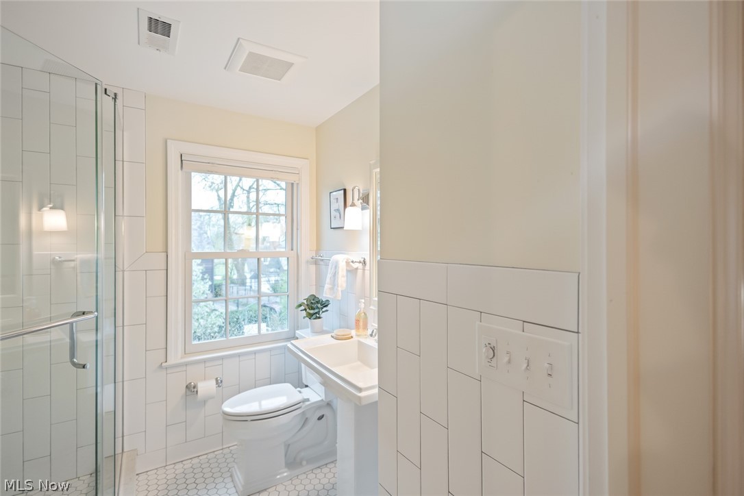 2748 Belvoir Boulevard Shaker Heights OH 44122