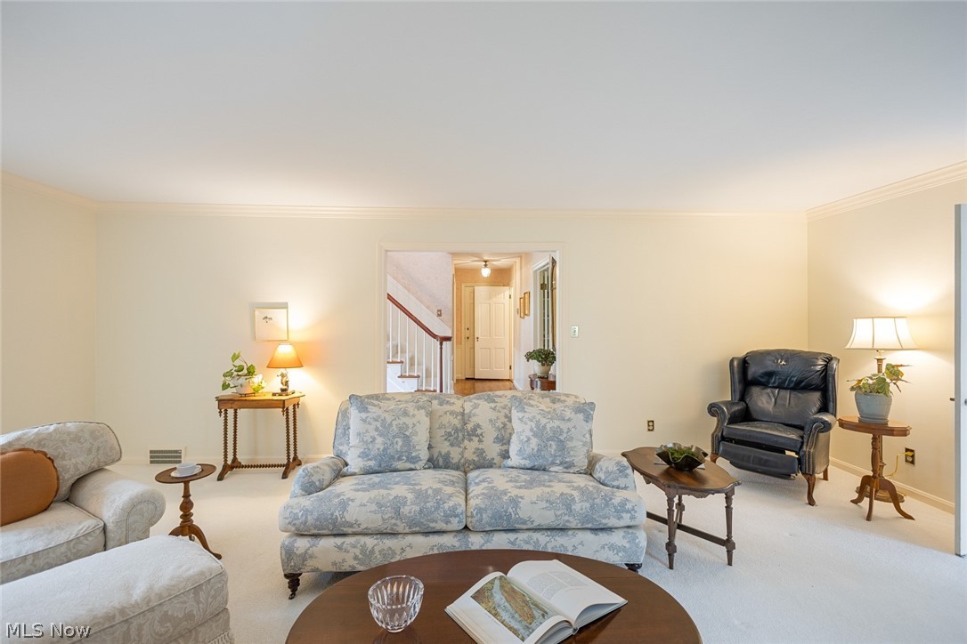 2748 Belvoir Boulevard Shaker Heights OH 44122