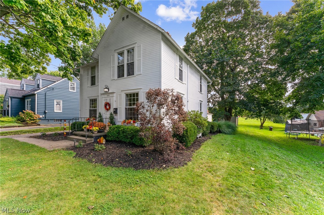 1051 E 9th Street Salem OH 44460
