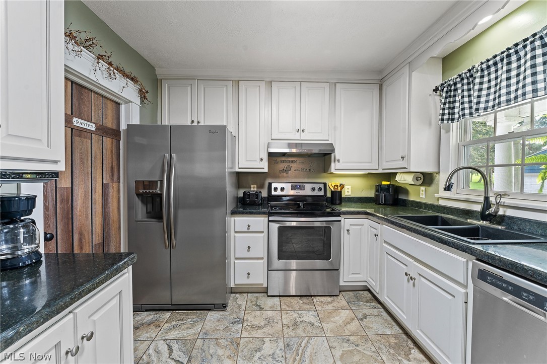 1051 E 9th Street Salem OH 44460