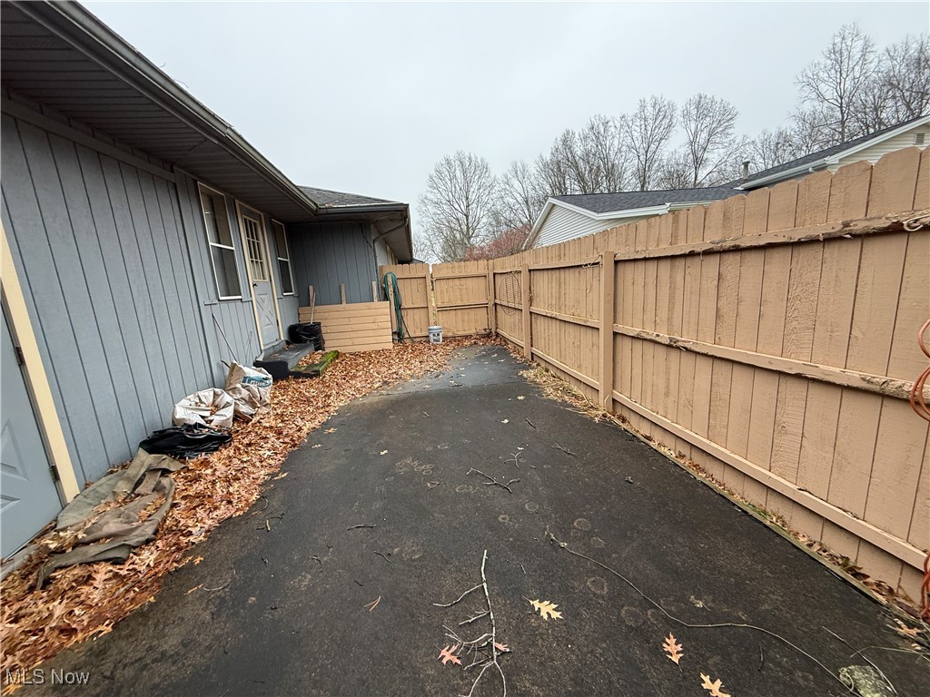 2851 Carlton Drive NW Warren OH 44485