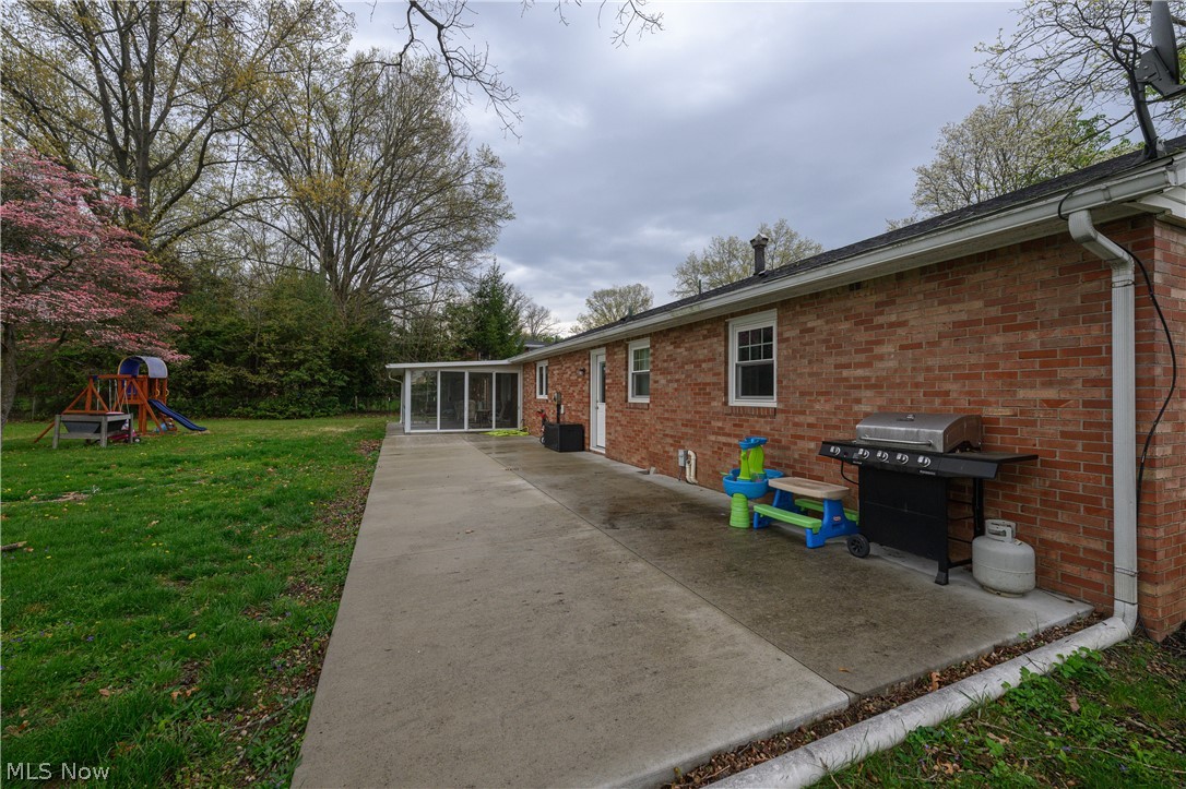 819 E 5th Street Dover OH 44622