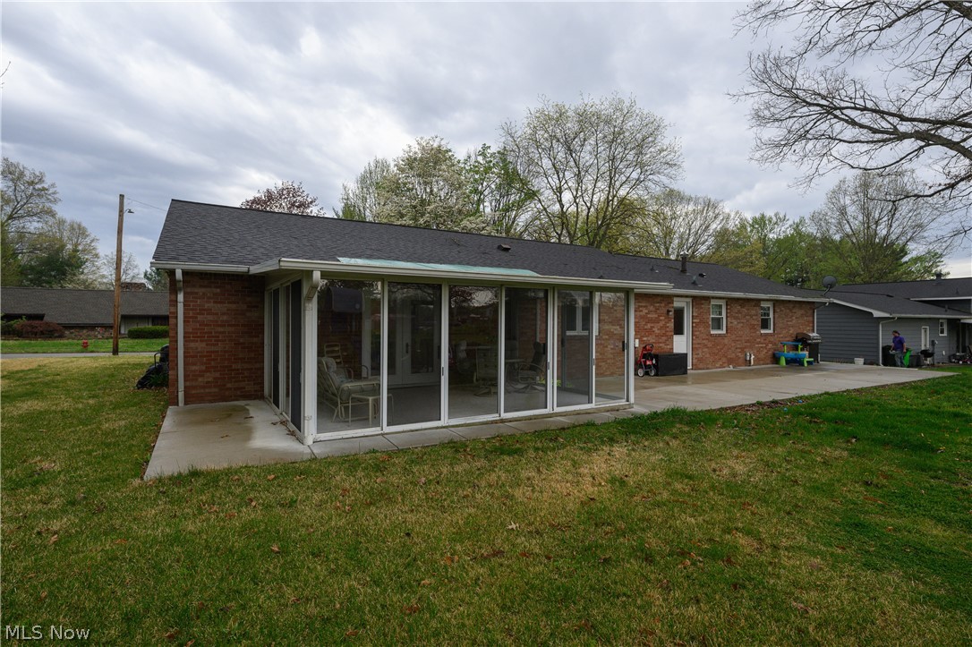 819 E 5th Street Dover OH 44622