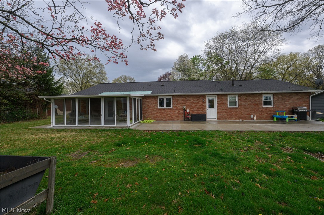 819 E 5th Street Dover OH 44622