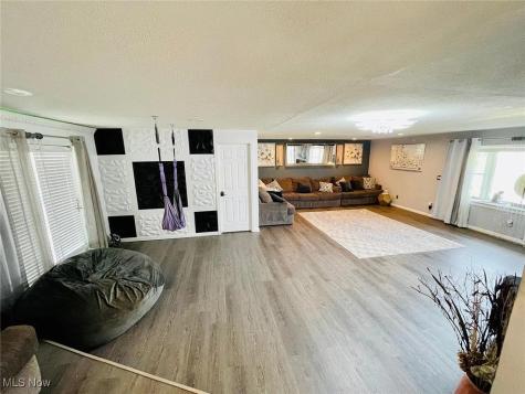 662 Kenilworth Avenue Sheffield Lake OH 44054