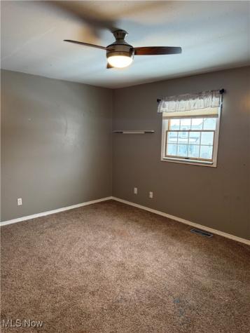662 Kenilworth Avenue Sheffield Lake OH 44054