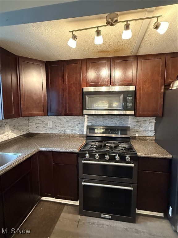 662 Kenilworth Avenue Sheffield Lake OH 44054