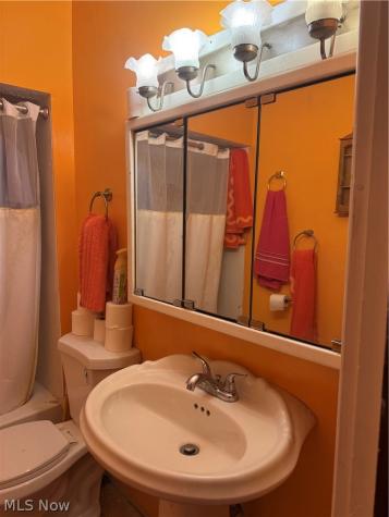 7405 Indiana Avenue Cleveland OH 44105
