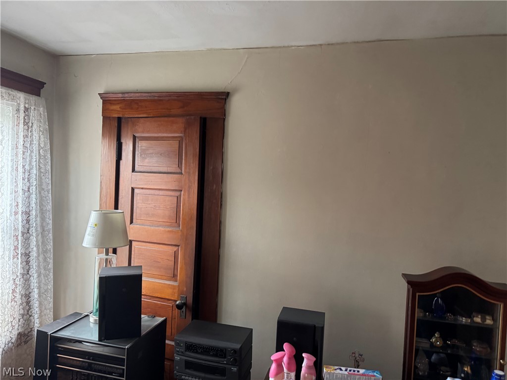 7405 Indiana Avenue Cleveland OH 44105