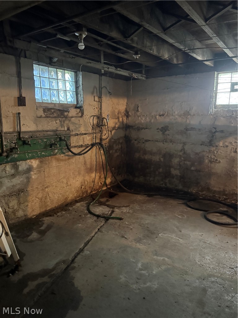 7405 Indiana Avenue Cleveland OH 44105