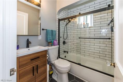 4425 W 10th Street Cleveland OH 44109