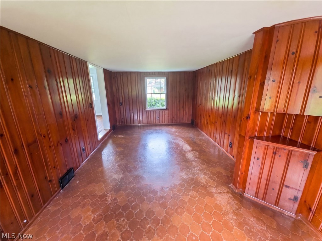 1408 Genesee Avenue NE Warren OH 44483
