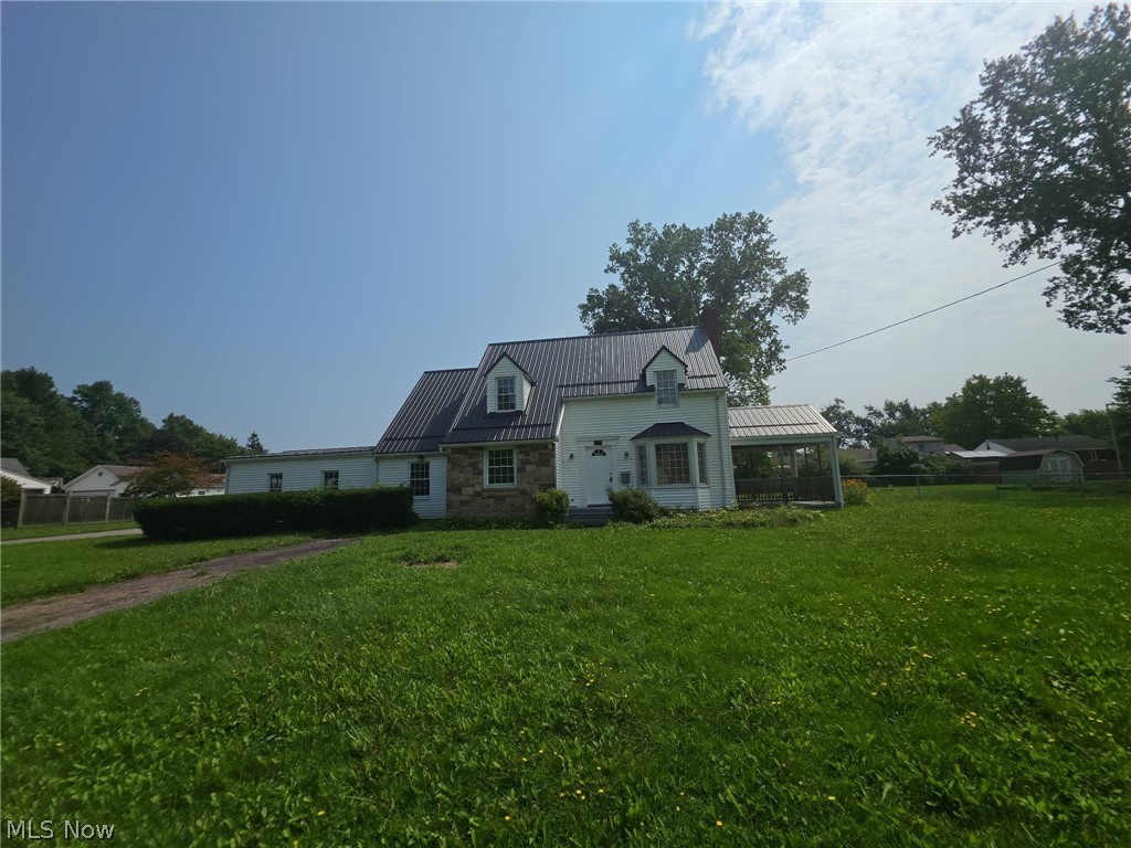 1408 Genesee Avenue NE Warren OH 44483