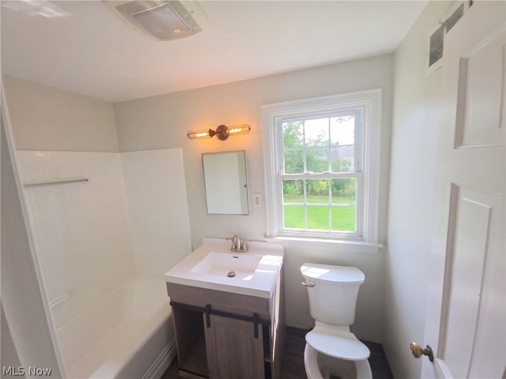 1408 Genesee Avenue NE Warren OH 44483
