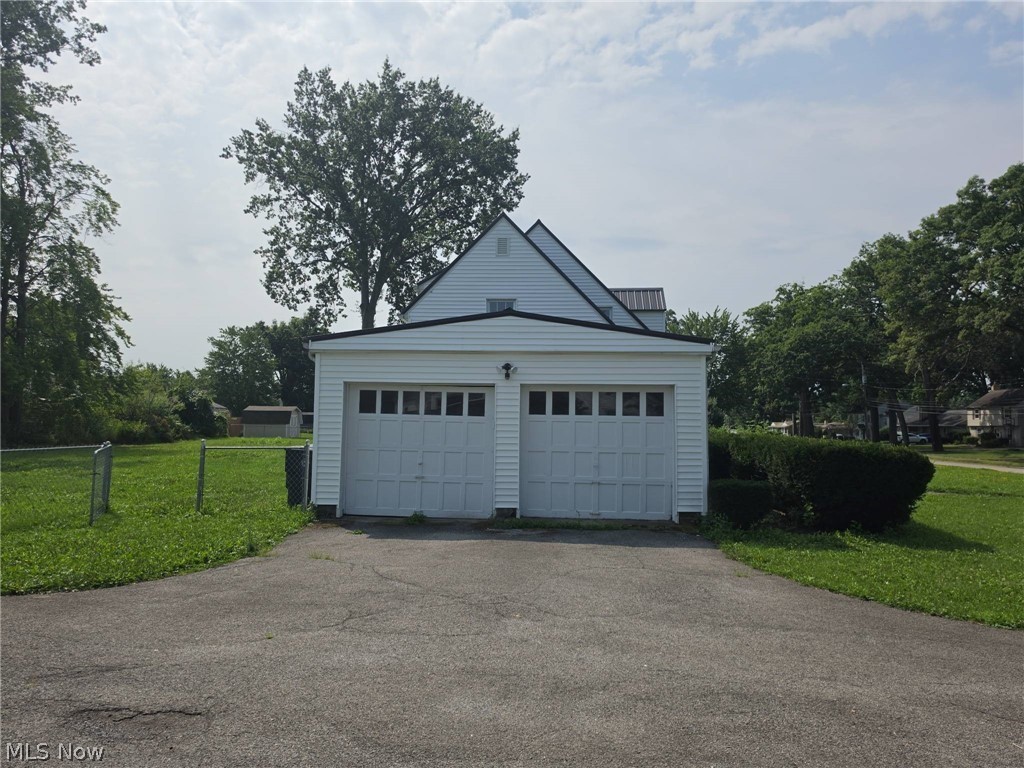 1408 Genesee Avenue NE Warren OH 44483