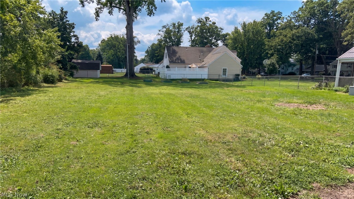 1408 Genesee Avenue NE Warren OH 44483