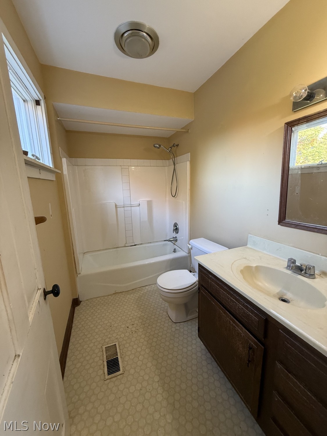 112 Water Street Chardon OH 44024