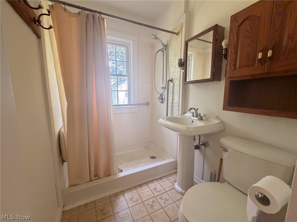 1265 Eastwood Avenue Akron OH 44305