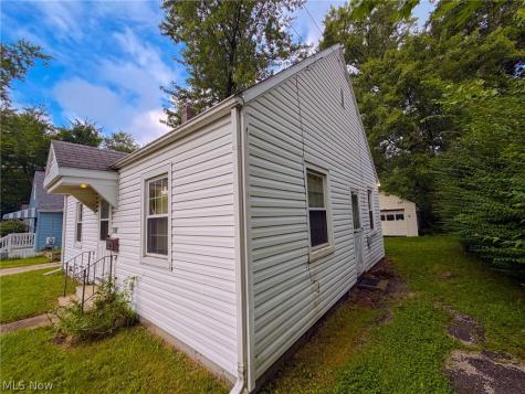 1265 Eastwood Avenue Akron OH 44305