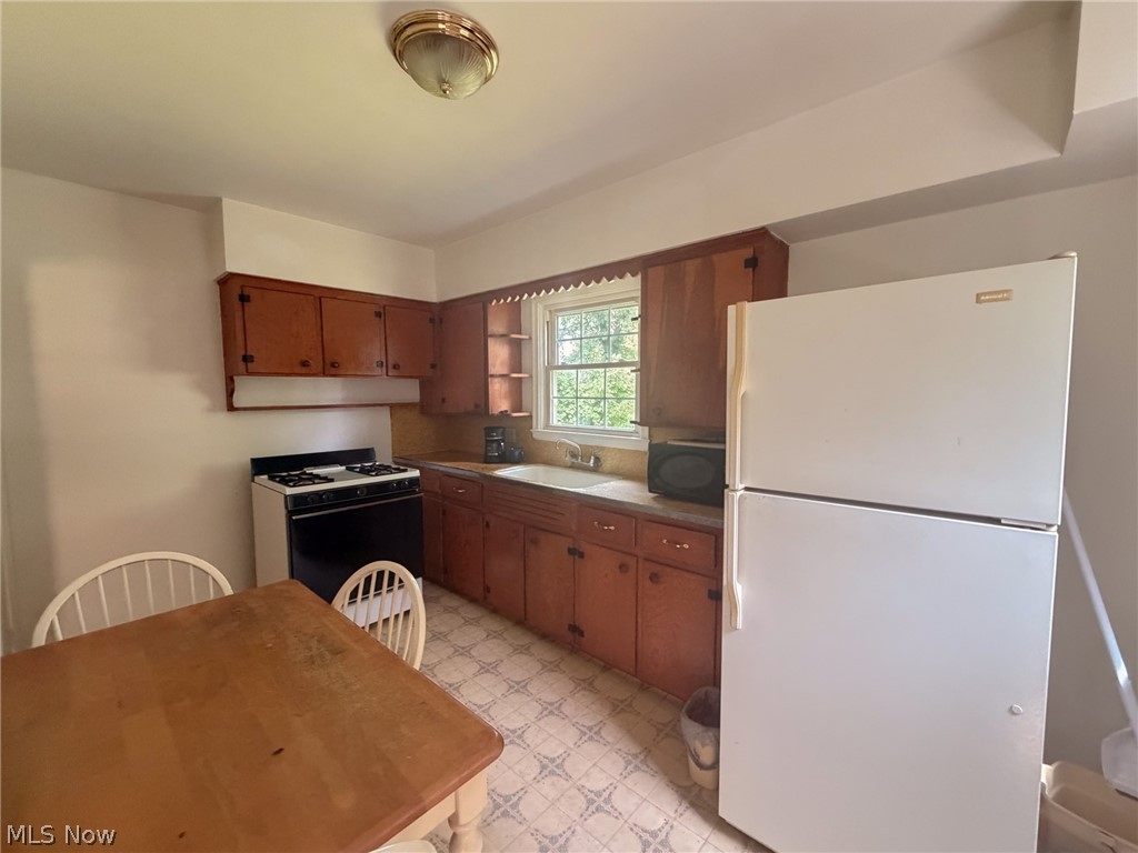 1265 Eastwood Avenue Akron OH 44305
