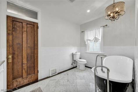 2108 Hampstead Road Cleveland Heights OH 44118