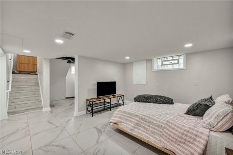 2108 Hampstead Road Cleveland Heights OH 44118