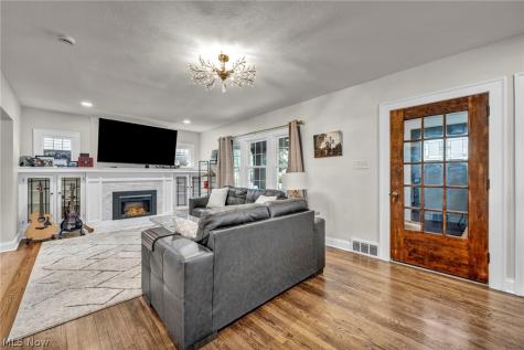 2108 Hampstead Road Cleveland Heights OH 44118