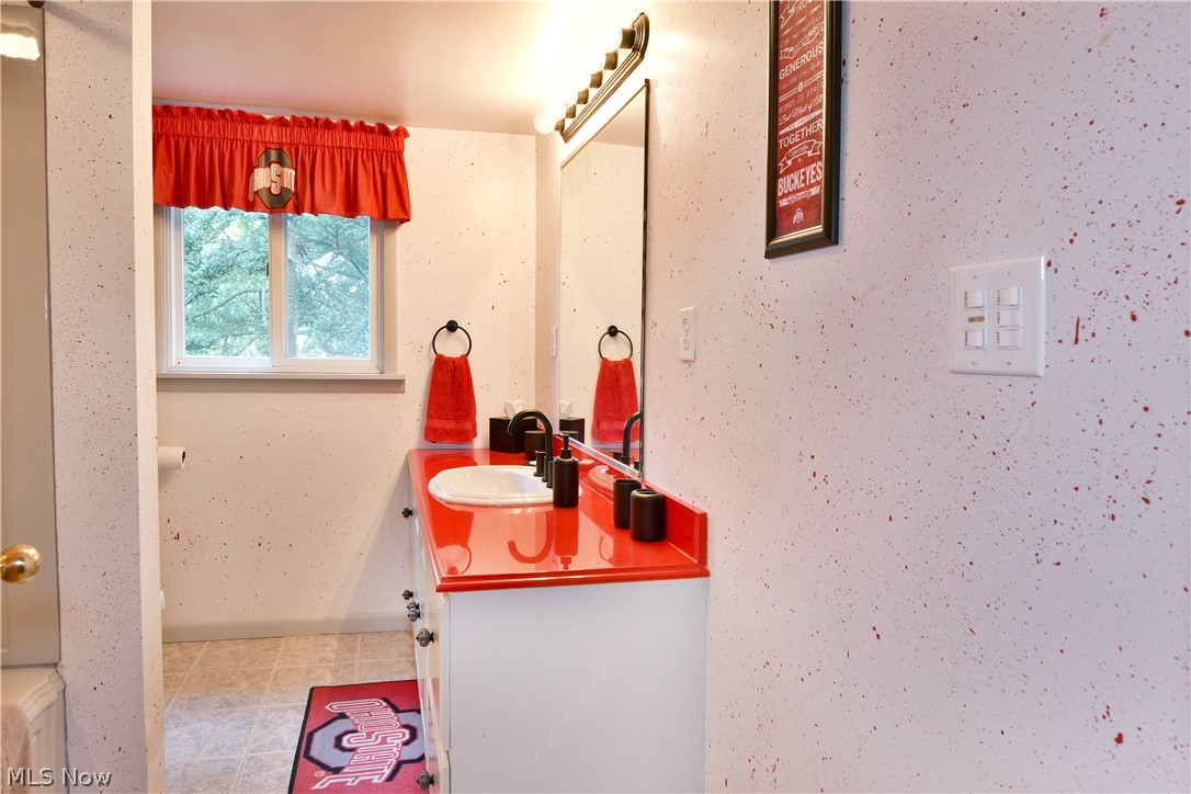 9957 Warren Meadville Kinsman OH 44428