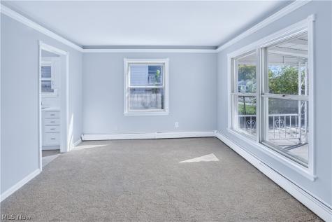 12504 Carrington Avenue Cleveland OH 44135