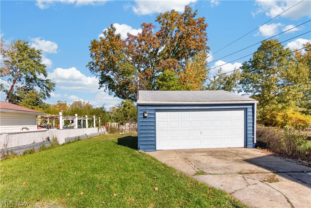 12504 Carrington Avenue Cleveland OH 44135