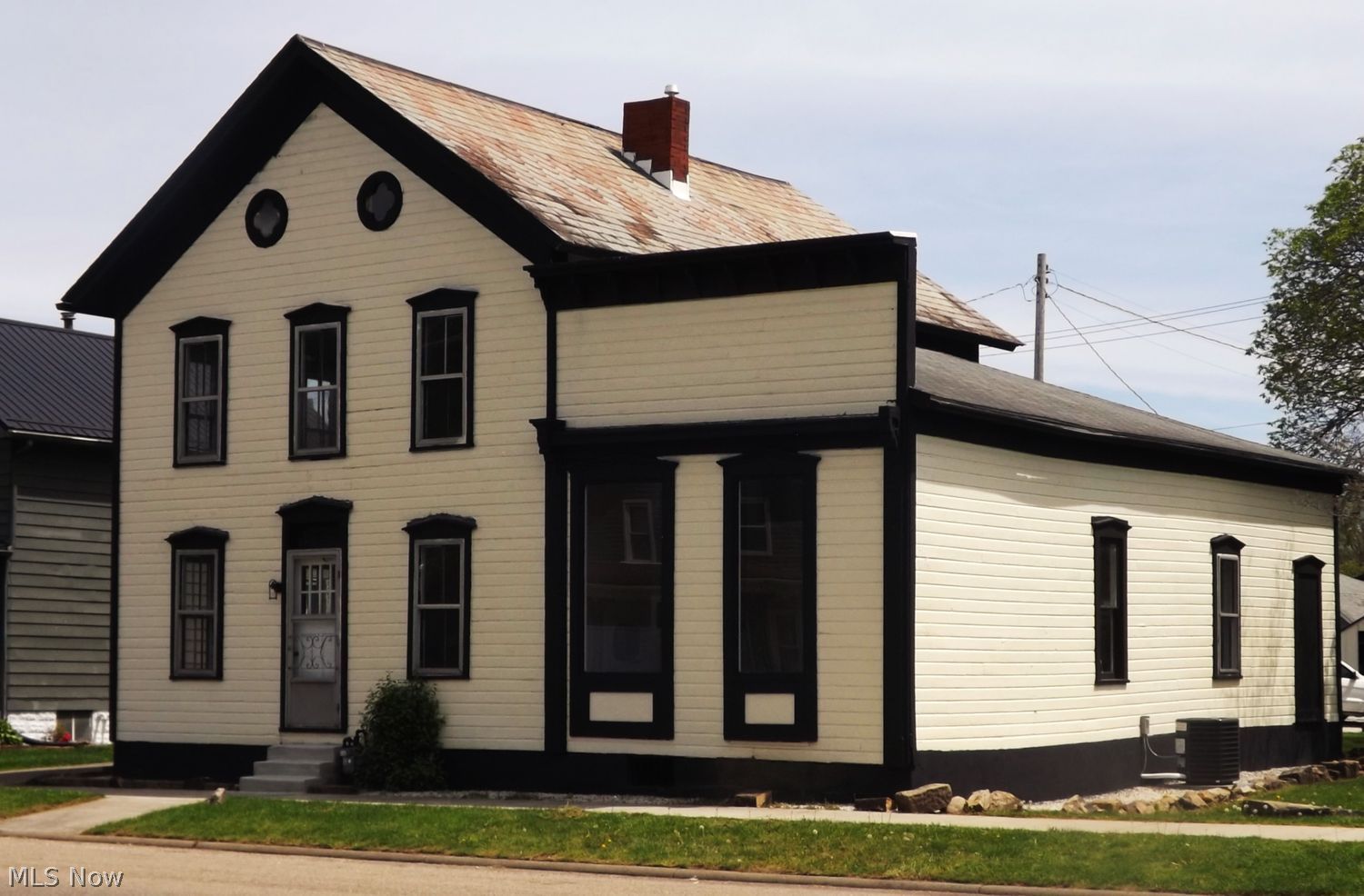 123 S Main Street Tuscarawas OH 44682