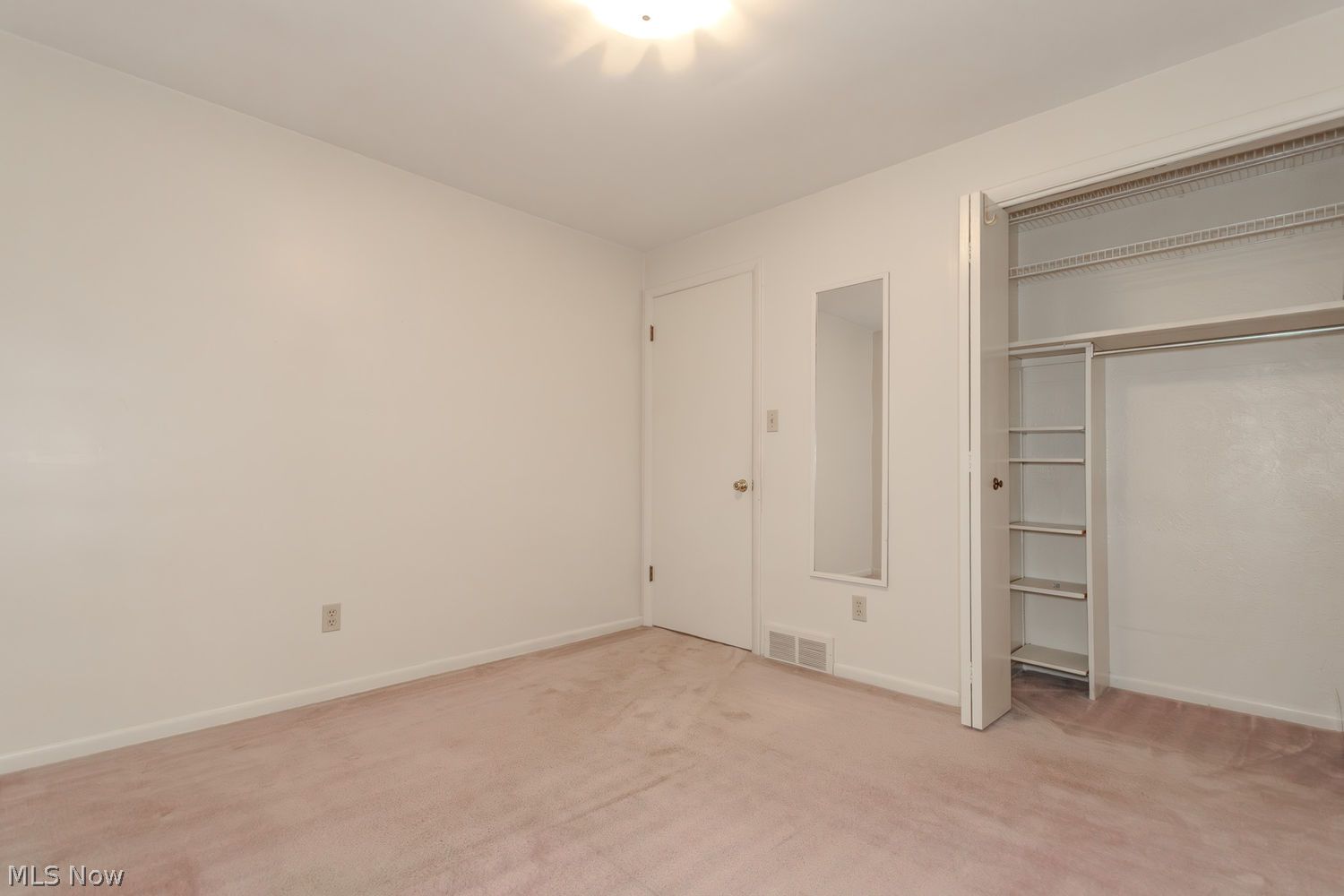 5823 Ridgebury Boulevard Cleveland OH 44124