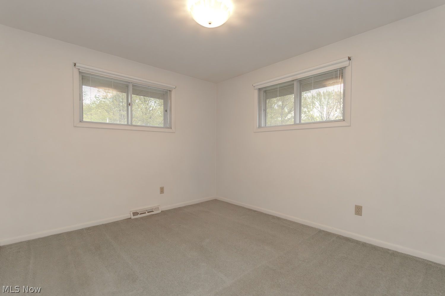 5823 Ridgebury Boulevard Cleveland OH 44124