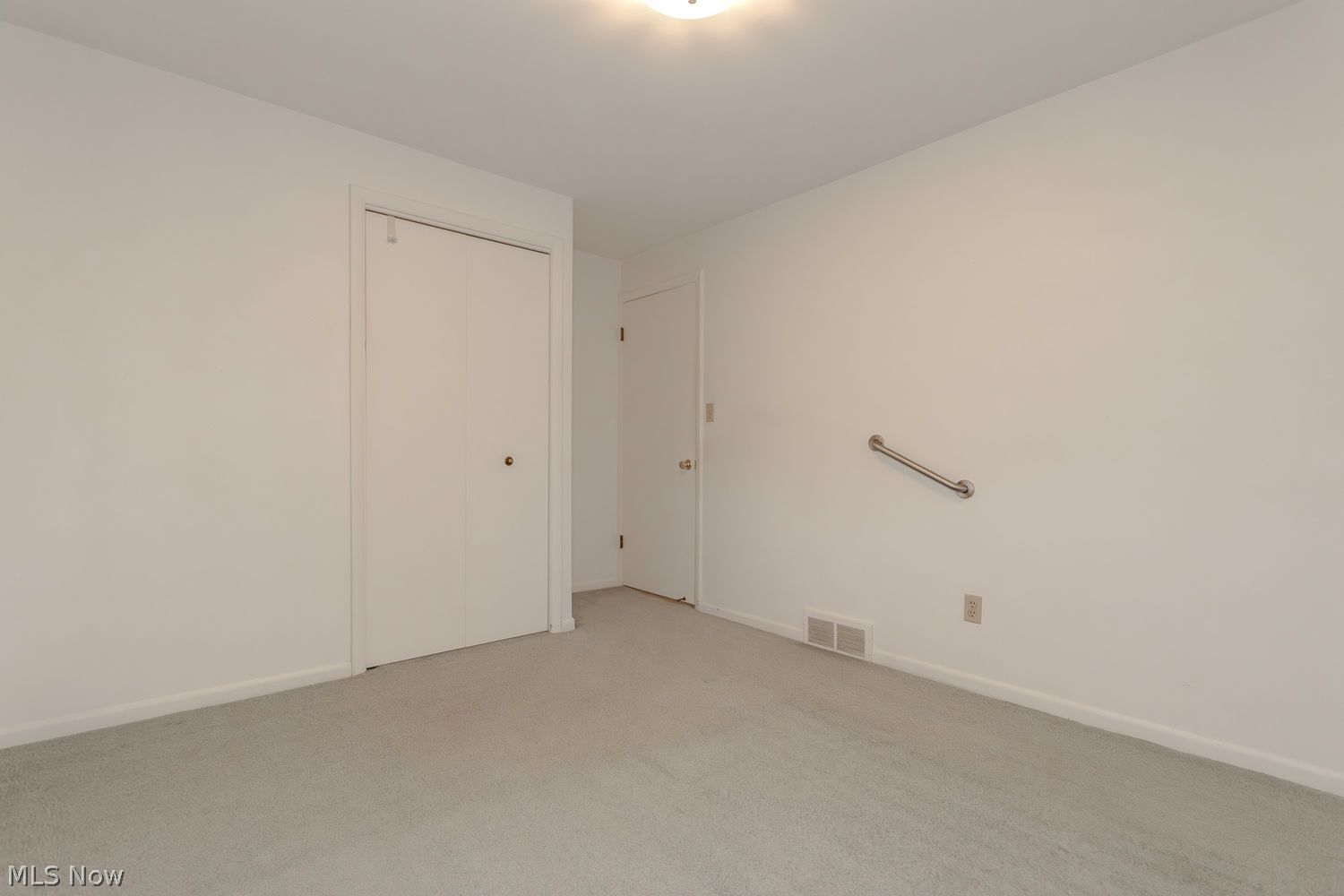 5823 Ridgebury Boulevard Cleveland OH 44124