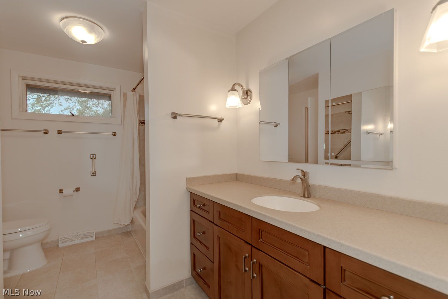 5823 Ridgebury Boulevard Cleveland OH 44124