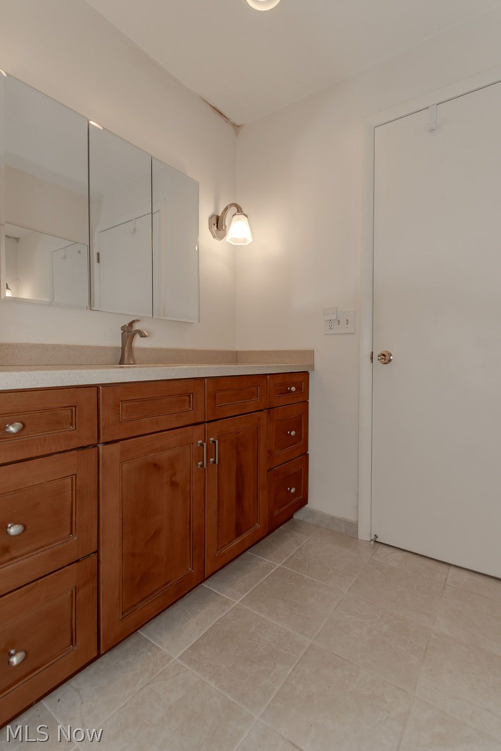 5823 Ridgebury Boulevard Cleveland OH 44124