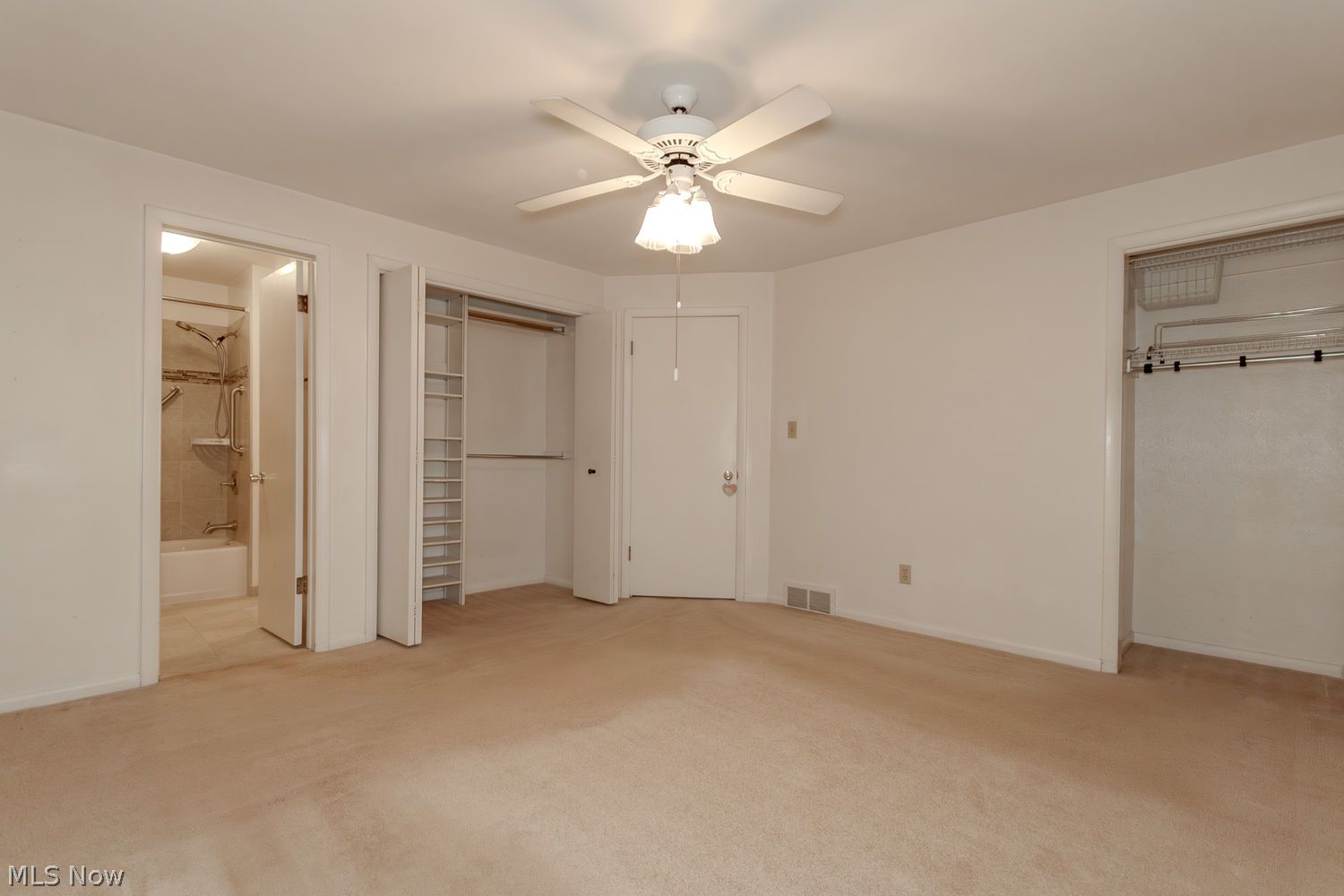 5823 Ridgebury Boulevard Cleveland OH 44124