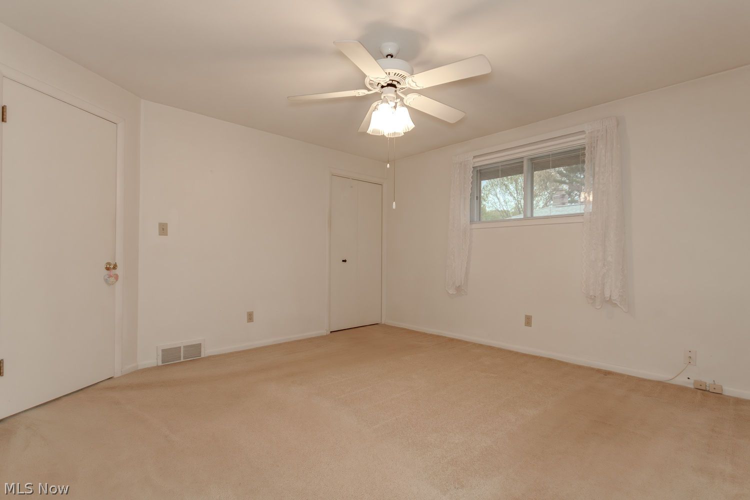 5823 Ridgebury Boulevard Cleveland OH 44124