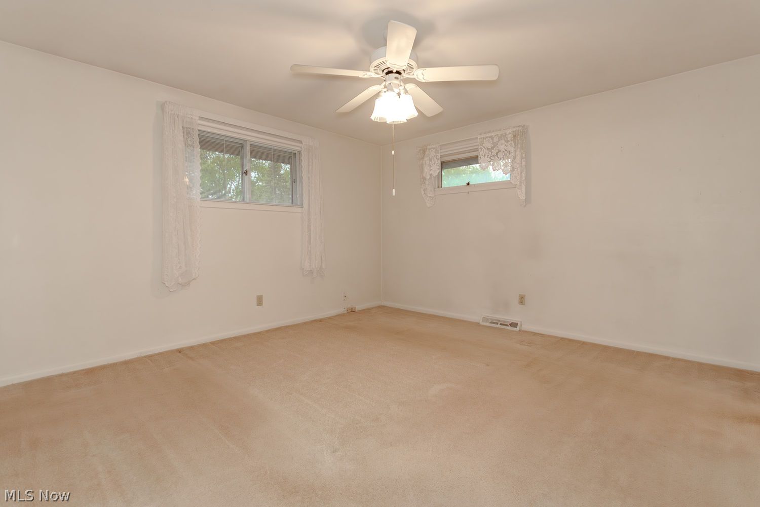 5823 Ridgebury Boulevard Cleveland OH 44124