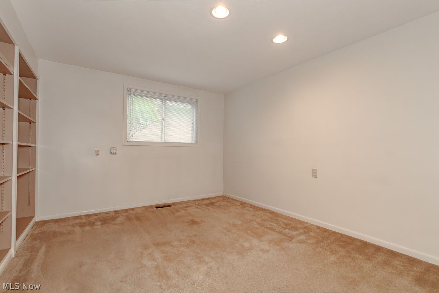5823 Ridgebury Boulevard Cleveland OH 44124