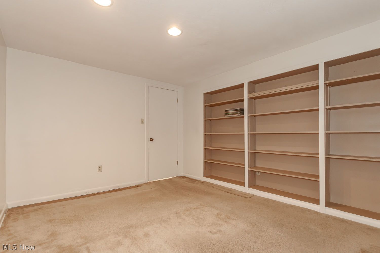 5823 Ridgebury Boulevard Cleveland OH 44124