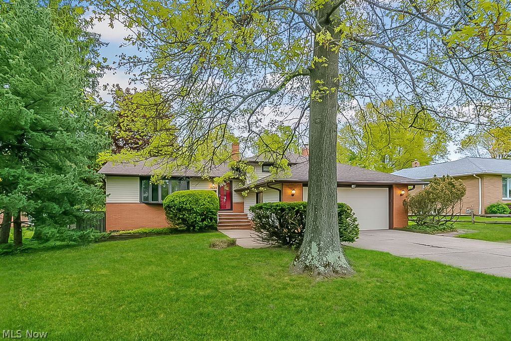 5823 Ridgebury Boulevard Cleveland OH 44124