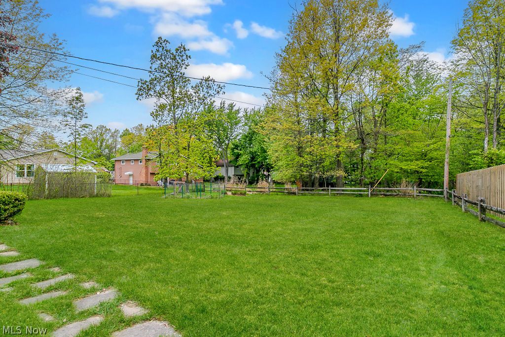 5823 Ridgebury Boulevard Cleveland OH 44124