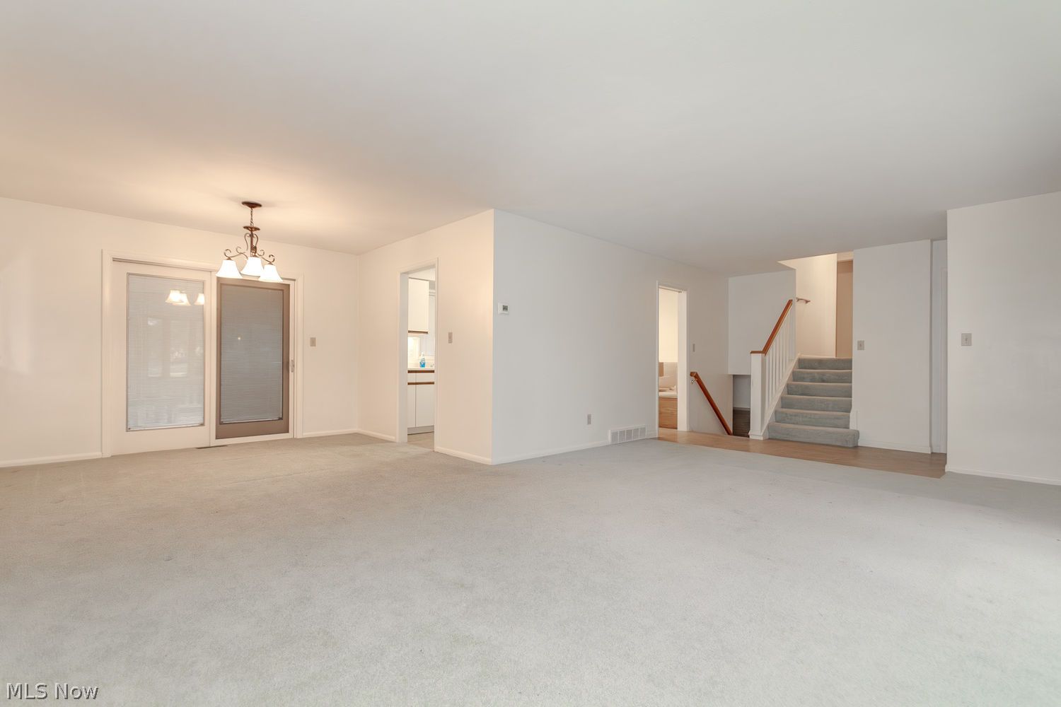 5823 Ridgebury Boulevard Cleveland OH 44124