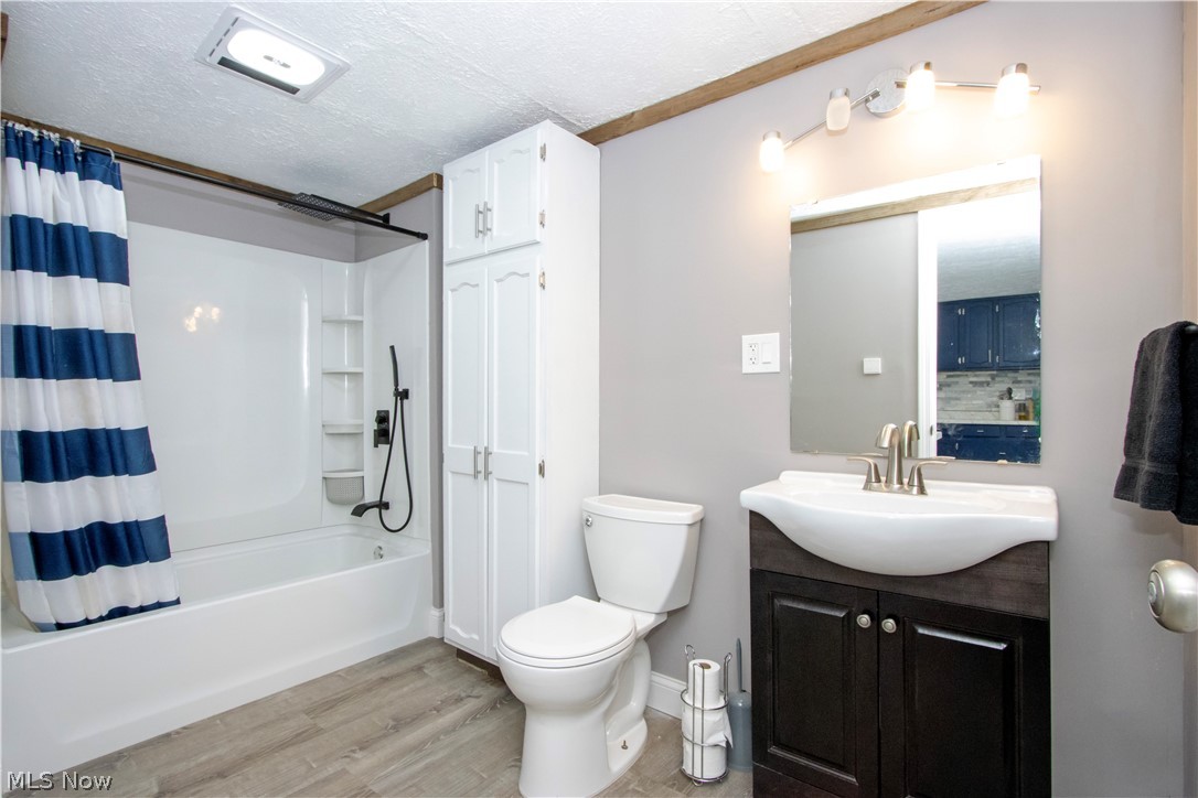 1320 Lake Drive Ashland OH 44805