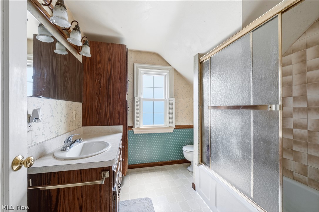 28707 Gilchrist Drive Willowick OH 44095