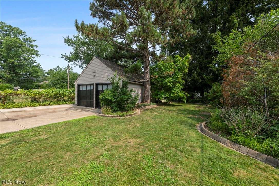28707 Gilchrist Drive Willowick OH 44095