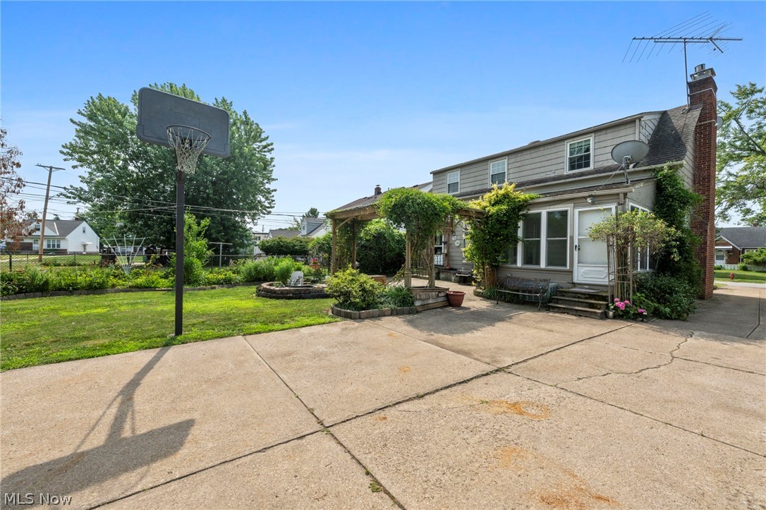 28707 Gilchrist Drive Willowick OH 44095